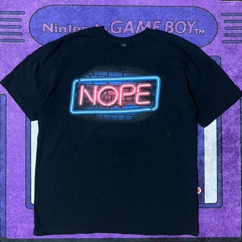 XL funny retro indie Black and red "NOPE" graphic tee really cool front design